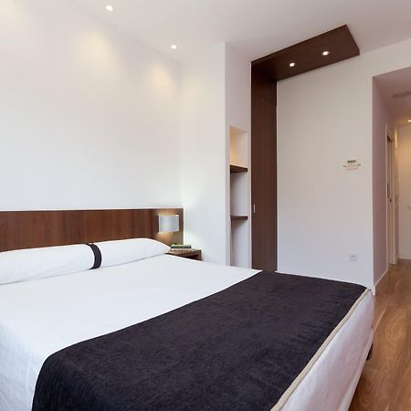 Hotel Olympia Universidades Валенсия Экстерьер фото
