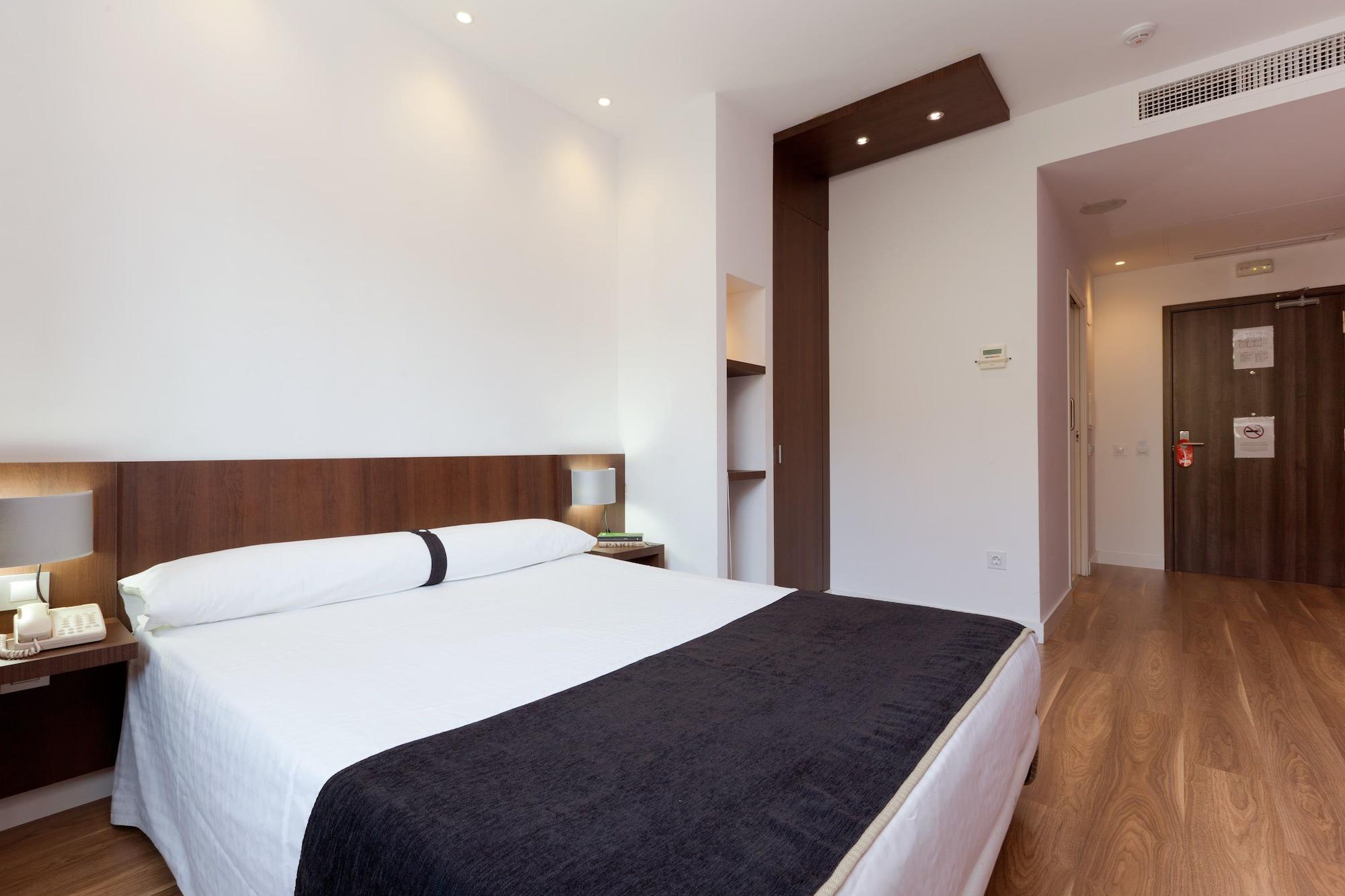 Hotel Olympia Universidades Валенсия Экстерьер фото