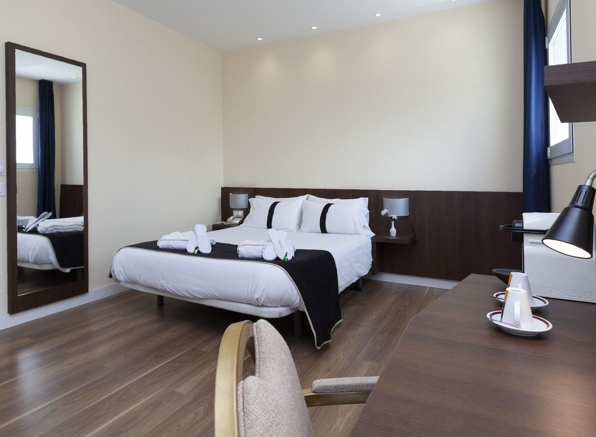 Hotel Olympia Universidades Валенсия Экстерьер фото