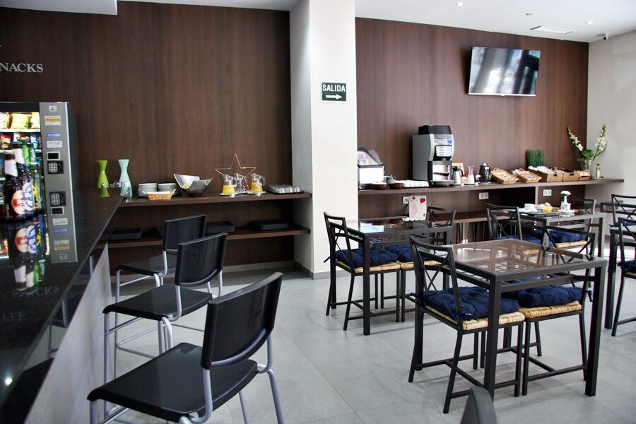 Hotel Olympia Universidades Валенсия Экстерьер фото
